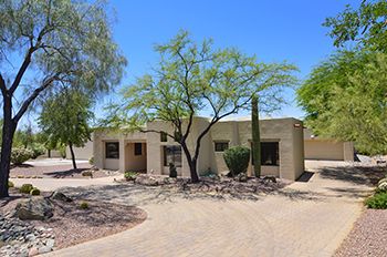 Northwest Tucson Home with a huge Workshop with 220 Volt Electric Service.