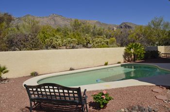 Catalina Foothills Home For Sale in Tucson, AZ with Mountain Views and Pool