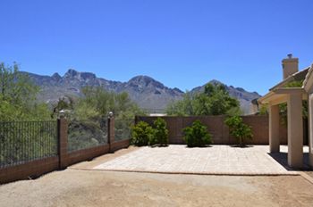 Oro Valley Home For Sale in Catalina Shadows