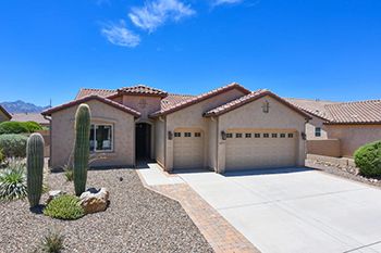 Immaculate Home in Saddlebrooke with Open Floor Plan