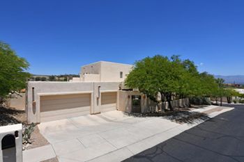 Tucson Townhome for Sale in Quiet Community
