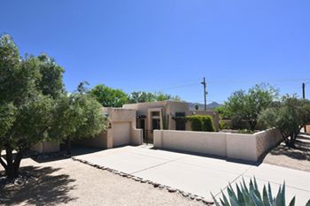 Tucson Townhome for Sale in Quiet Community