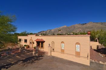 Catalina Foothills Home with Catalina Mountain Views